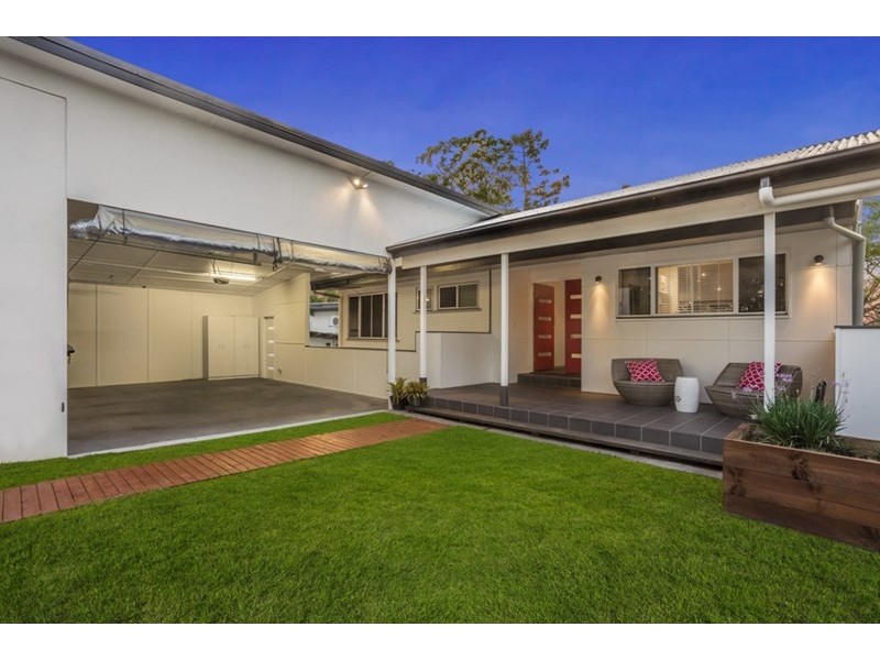 16 Greenway Street, Grange QLD 4051