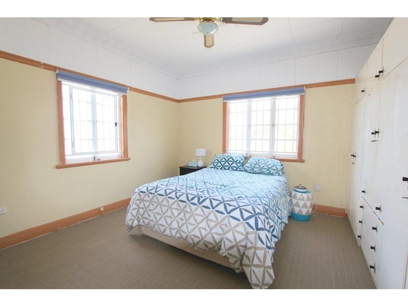 27 Tathra Street, Stafford QLD 4053