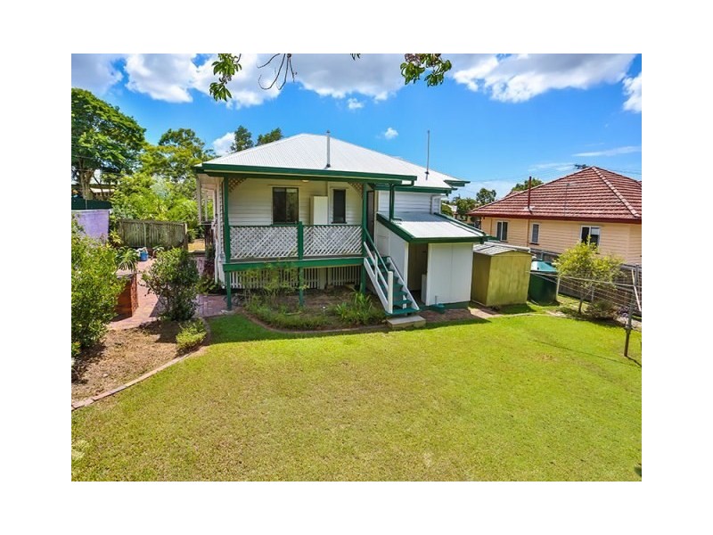 4 Handcroft Street, Wavell Heights QLD 4012