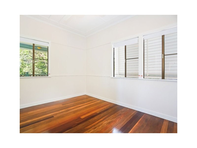 4 Handcroft Street, Wavell Heights QLD 4012