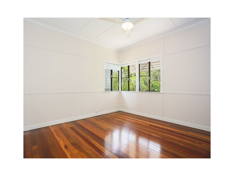 4 Handcroft Street, Wavell Heights QLD 4012