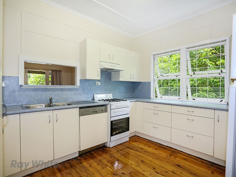 18 Rhodes Street, Stafford QLD 4053