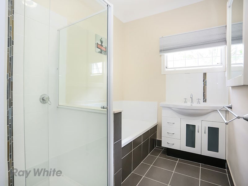 18 Rhodes Street, Stafford QLD 4053