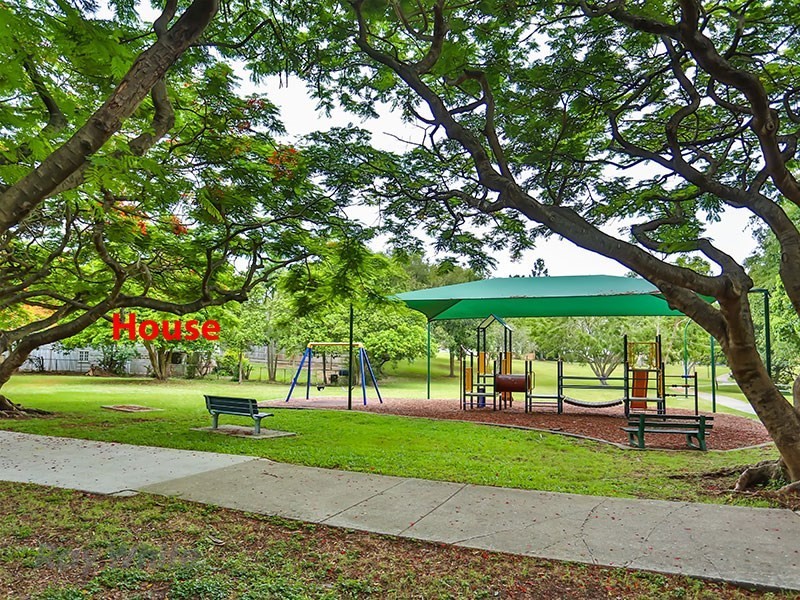 18 Rhodes Street, Stafford QLD 4053