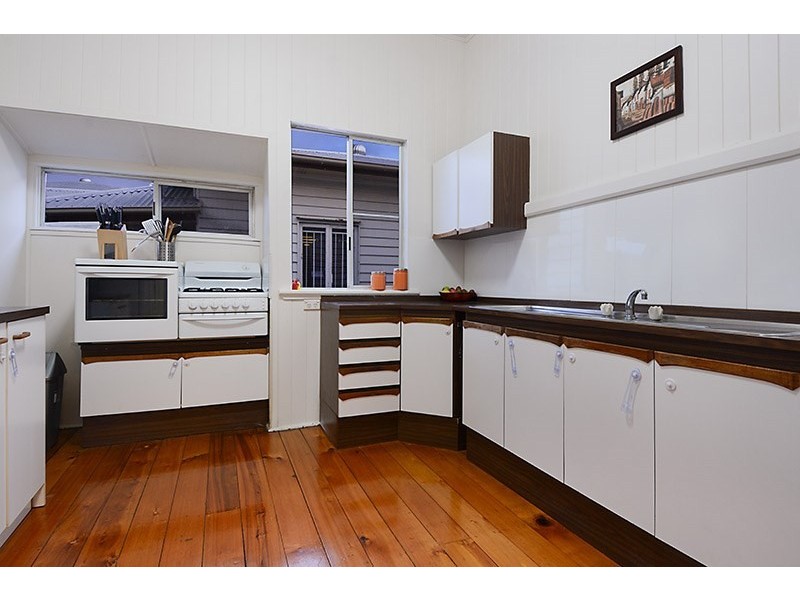 27 Gordon Street, Hendra QLD 4011