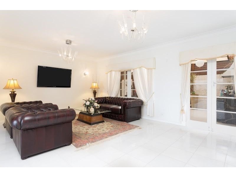 65 Lansdowne Street, Newmarket QLD 4051