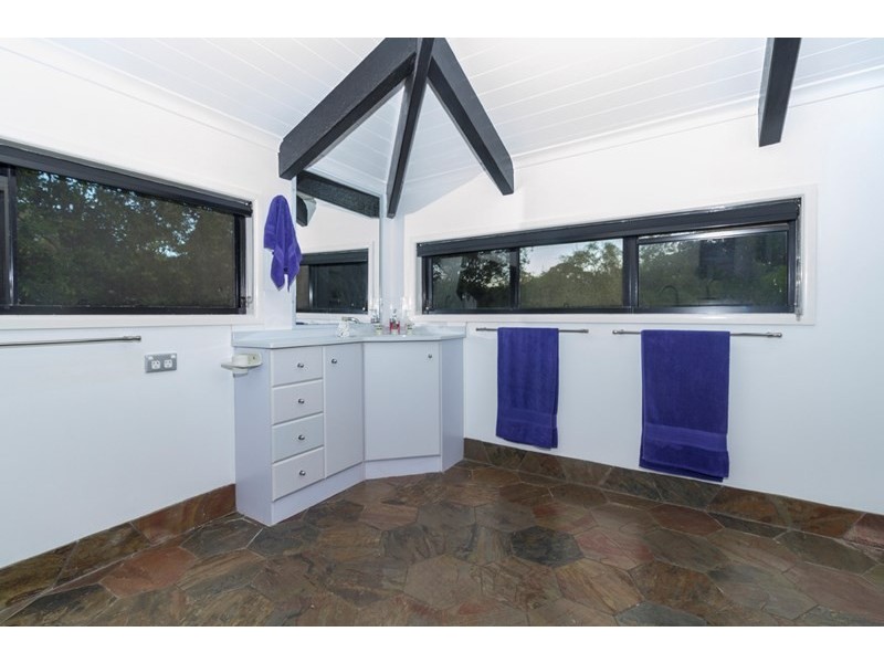 20 The Esplanade, Karragarra Island QLD 4184