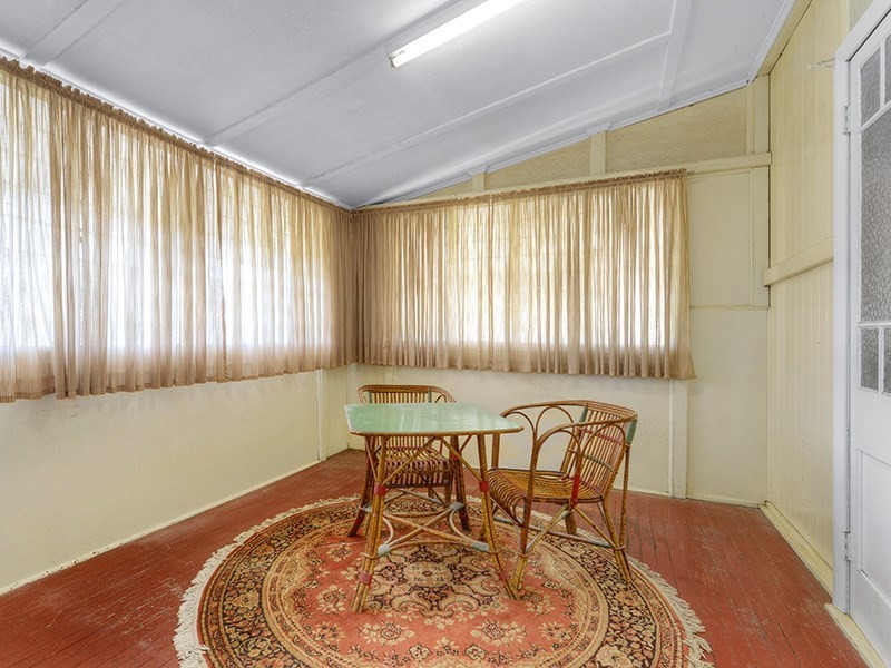 15 Meecham Street, Grange QLD 4051