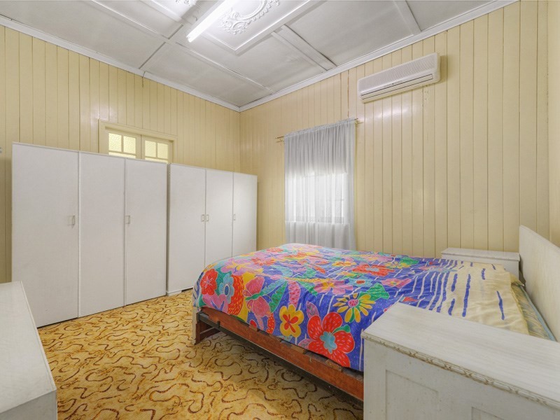 15 Meecham Street, Grange QLD 4051