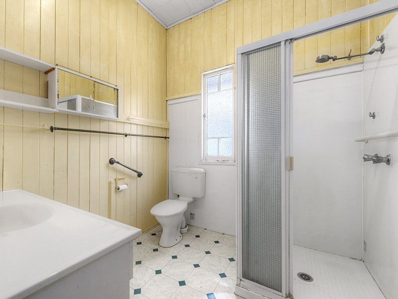 15 Meecham Street, Grange QLD 4051