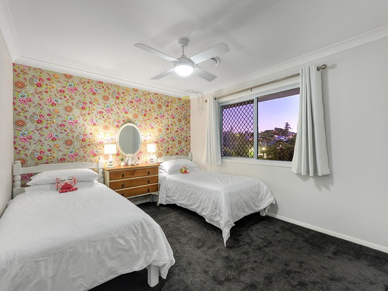 92 Eighth Avenue, Grange QLD 4051