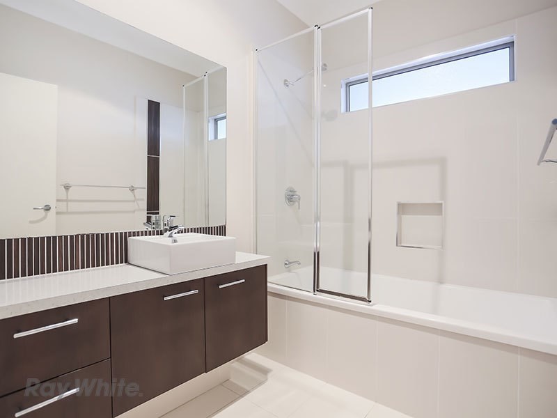 2/9 Bradley Avenue, Kedron QLD 4031