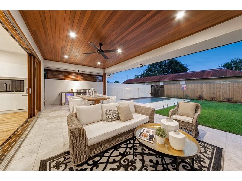 68 Raceview Avenue, Hendra QLD 4011