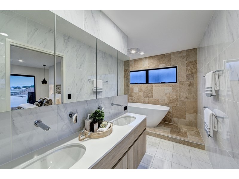 68 Raceview Avenue, Hendra QLD 4011