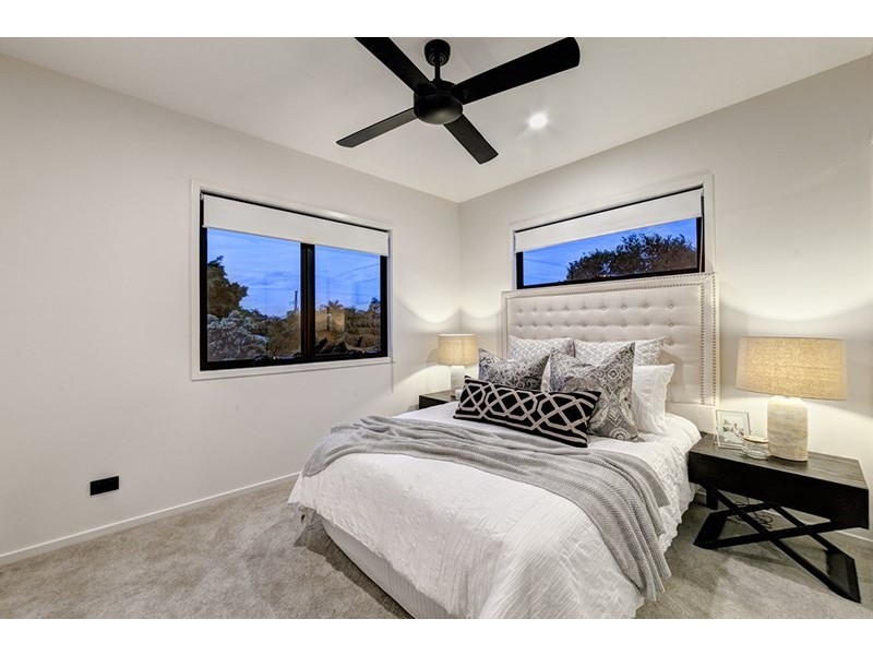 68 Raceview Avenue, Hendra QLD 4011