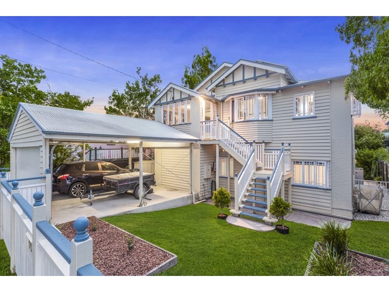 10 Bradley Avenue, Kedron QLD 4031