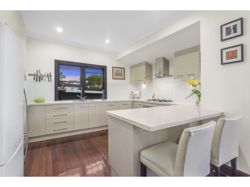 10 Bradley Avenue, Kedron QLD 4031