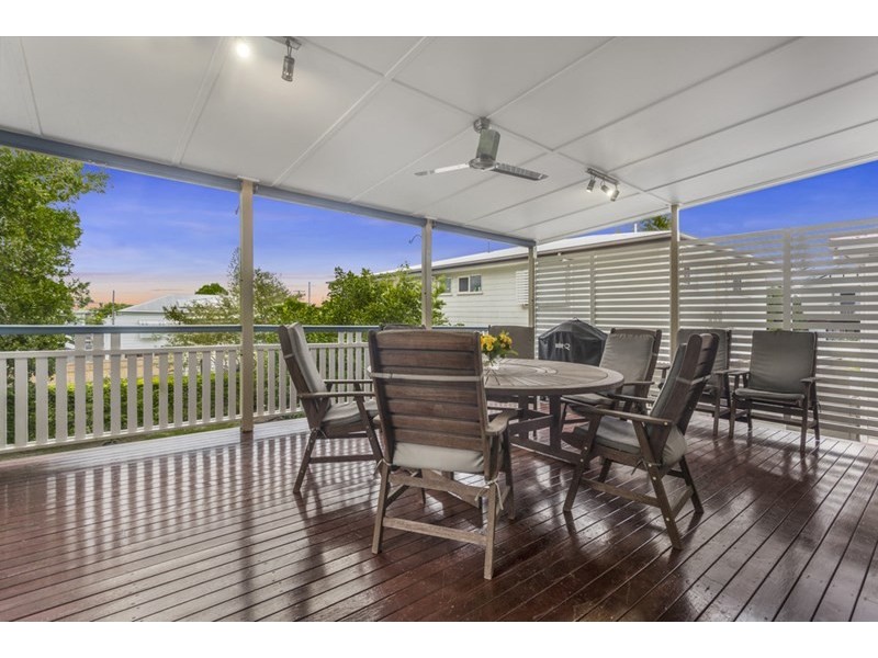 10 Bradley Avenue, Kedron QLD 4031