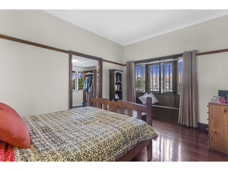 10 Bradley Avenue, Kedron QLD 4031