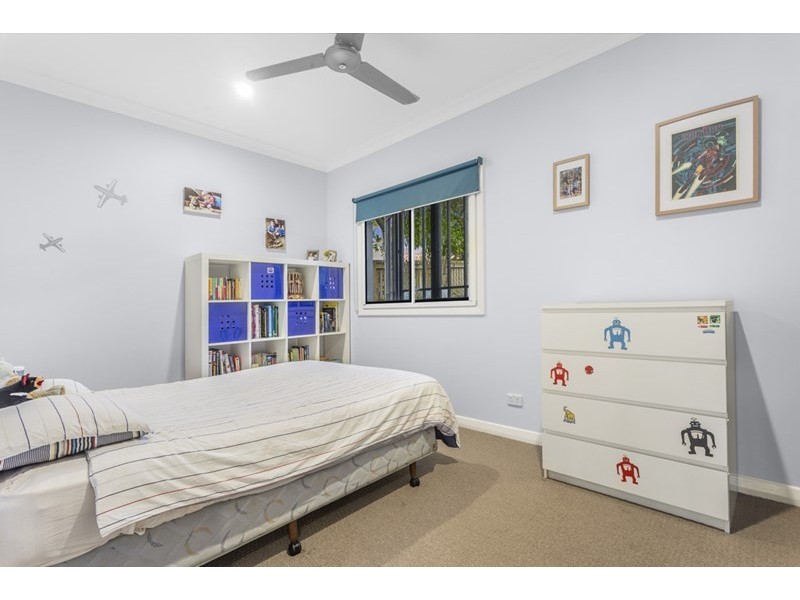 10 Bradley Avenue, Kedron QLD 4031