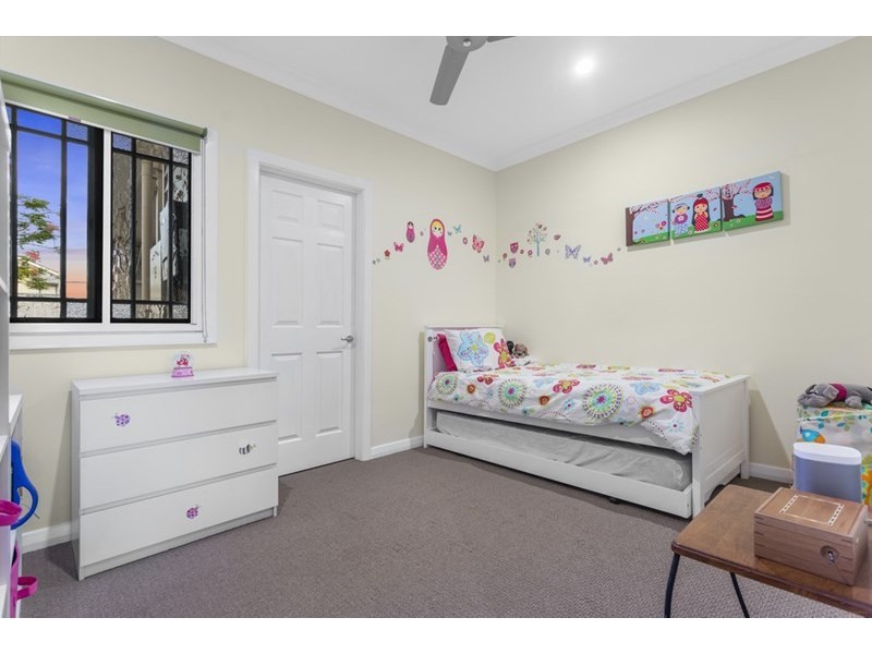 10 Bradley Avenue, Kedron QLD 4031