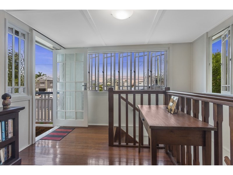 10 Bradley Avenue, Kedron QLD 4031