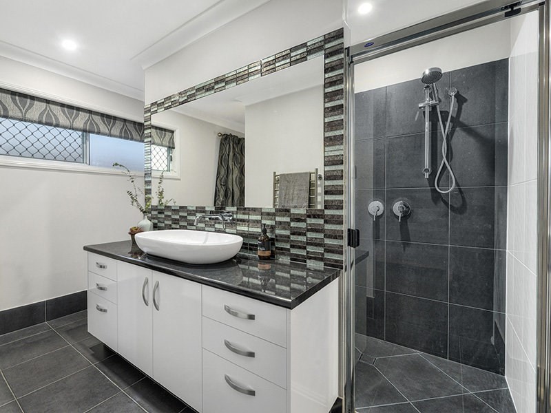 92 Eighth Avenue, Grange QLD 4051