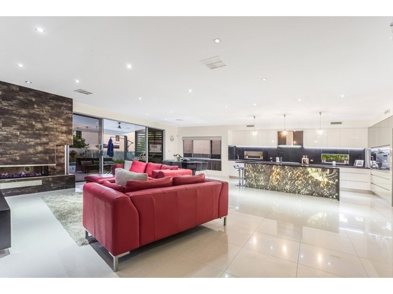 77 Jardine Street, Stafford QLD 4053