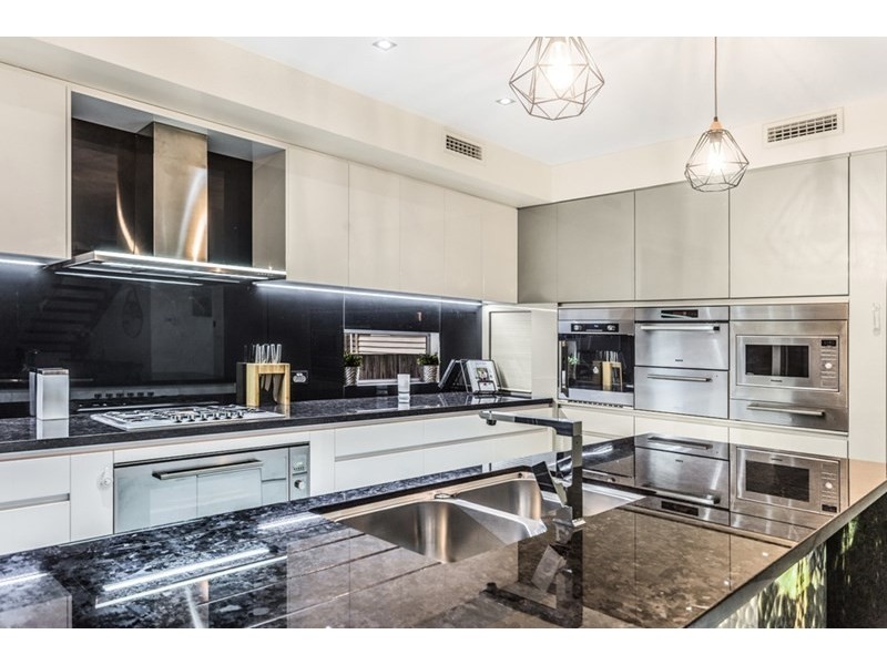 77 Jardine Street, Stafford QLD 4053