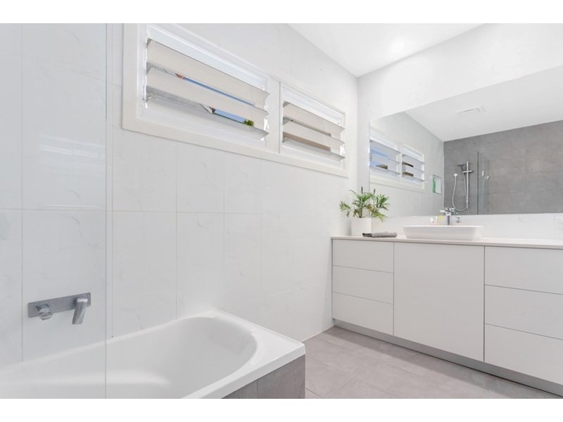 12 Vaucluse Street, Wavell Heights QLD 4012