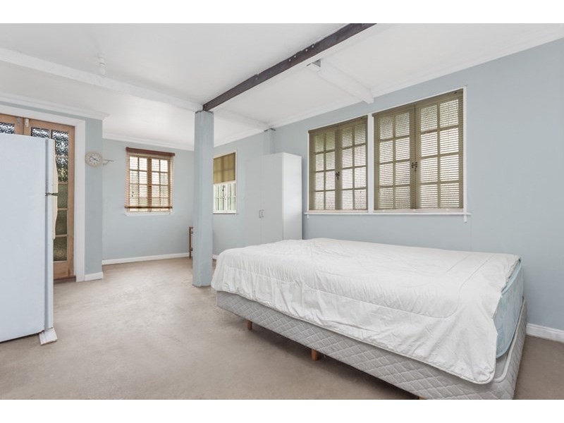 7 West Street, Highgate Hill QLD 4101