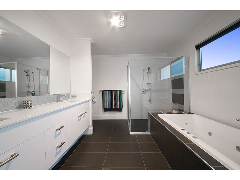 26 Ure Street, Hendra QLD 4011