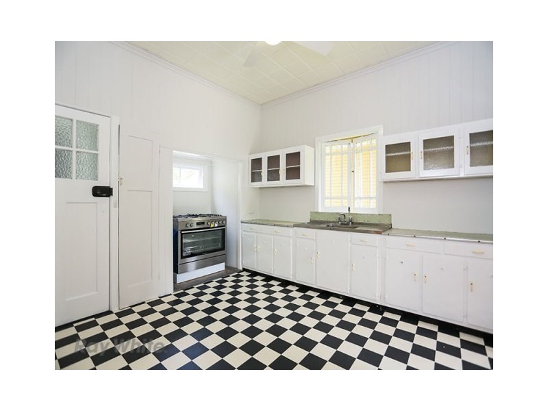 34 Main Avenue, Bardon QLD 4065