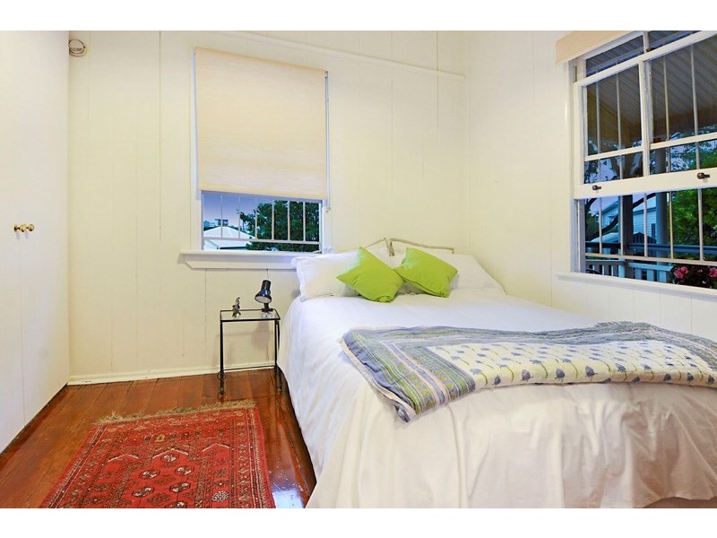 21 Seventh Avenue, Windsor QLD 4030