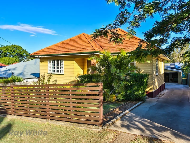 35 Bega Street, Grange QLD 4051