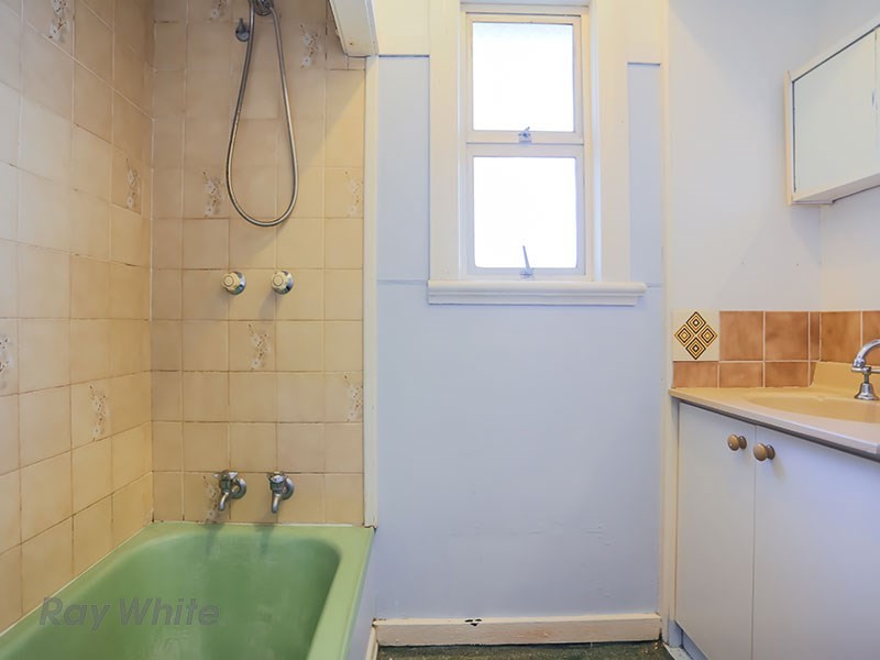 35 Bega Street, Grange QLD 4051