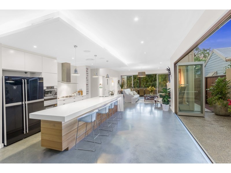 31 Crown Street, Bardon QLD 4065