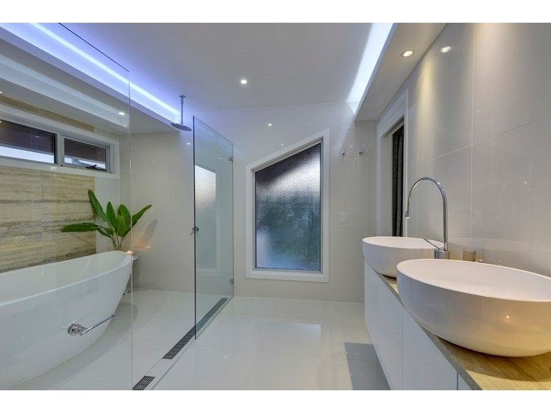 31 Crown Street, Bardon QLD 4065