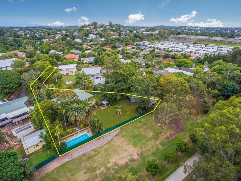 23 Heilbromm Street, Stafford Heights QLD 4053