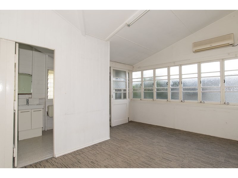 13 Cox Road, Windsor QLD 4030