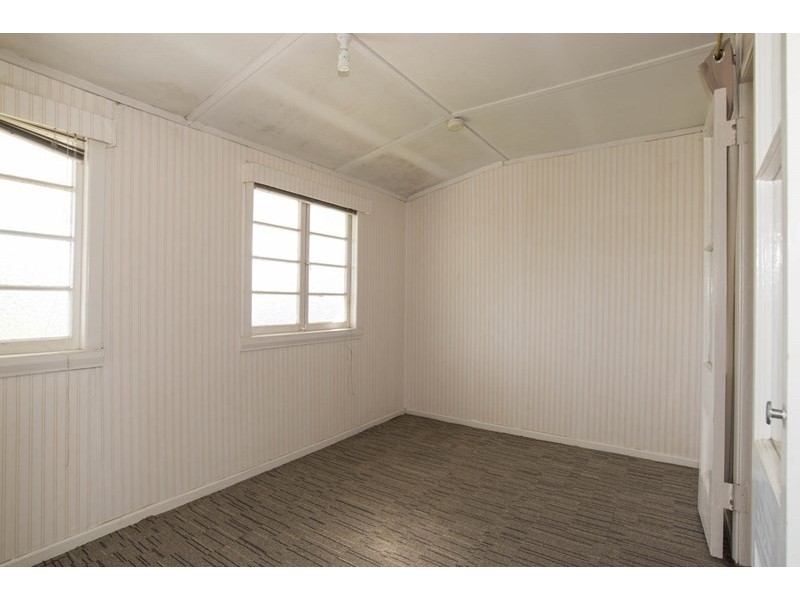 13 Cox Road, Windsor QLD 4030