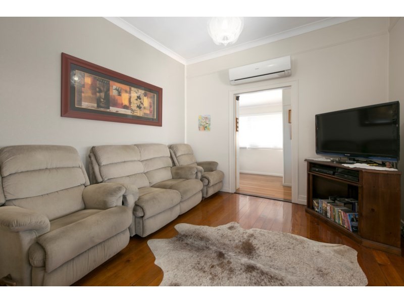 9 Raceview Avenue, Hendra QLD 4011