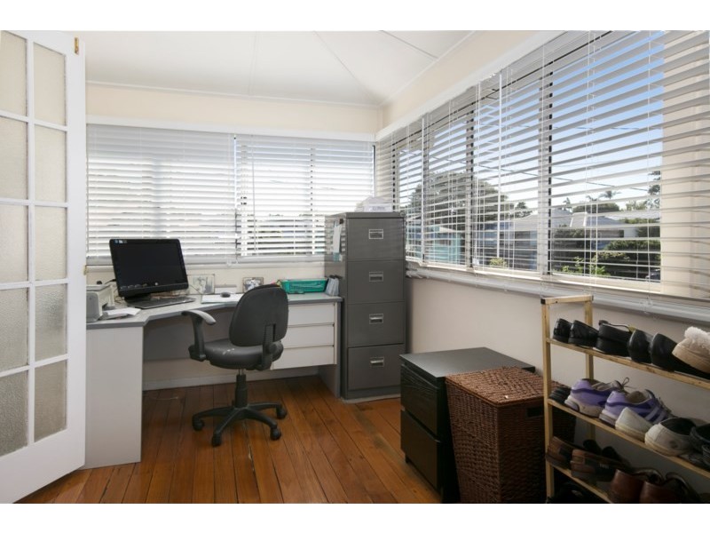 9 Raceview Avenue, Hendra QLD 4011