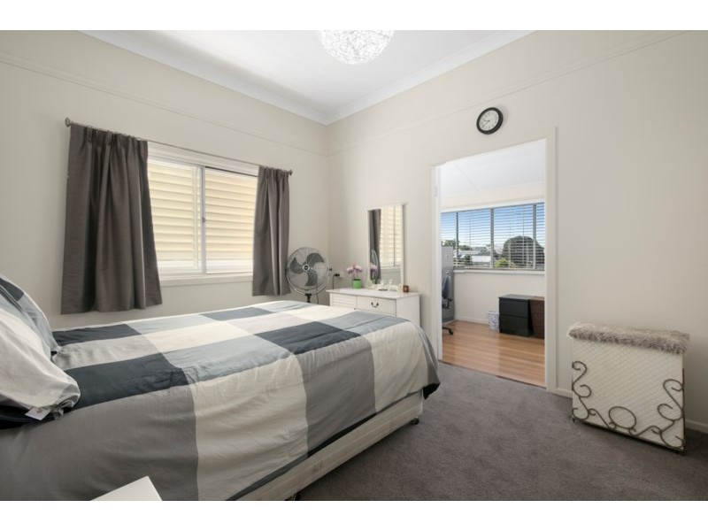 9 Raceview Avenue, Hendra QLD 4011