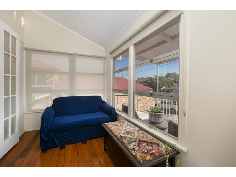 9 Raceview Avenue, Hendra QLD 4011