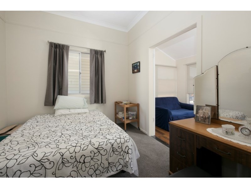 9 Raceview Avenue, Hendra QLD 4011