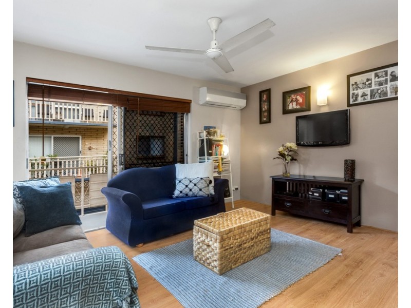 2/64 Alva Terrace, Gordon Park QLD 4031