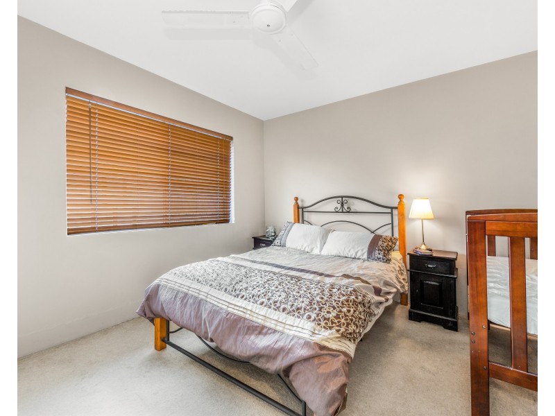 2/64 Alva Terrace, Gordon Park QLD 4031