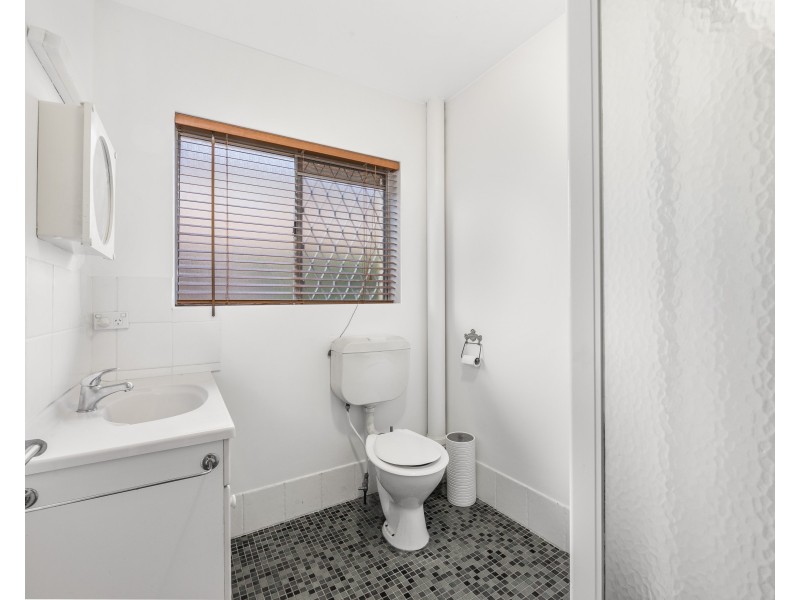 2/64 Alva Terrace, Gordon Park QLD 4031