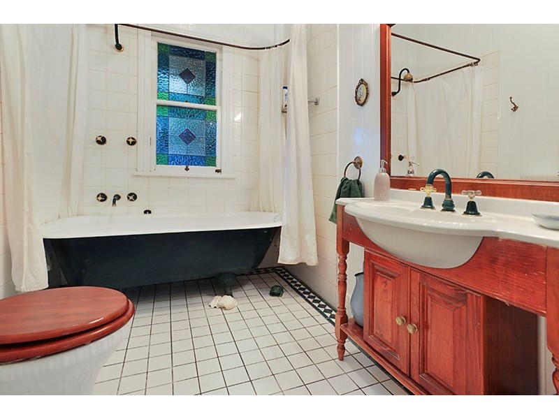 124 Kedron Park Road, Wooloowin QLD 4030